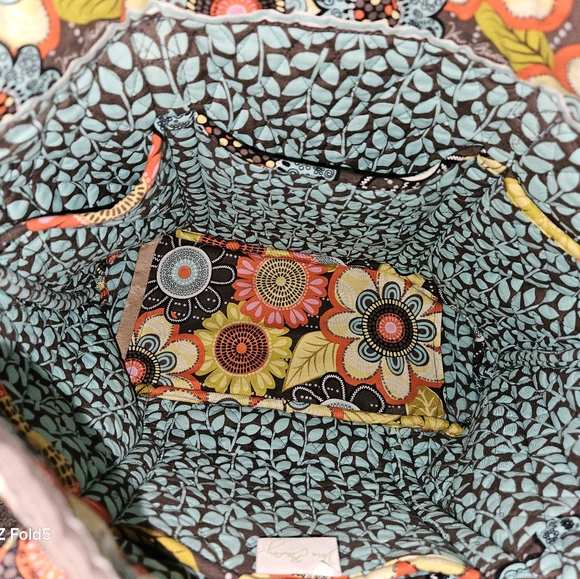 Large Vera Bradley Tote - Picture 9 of 9